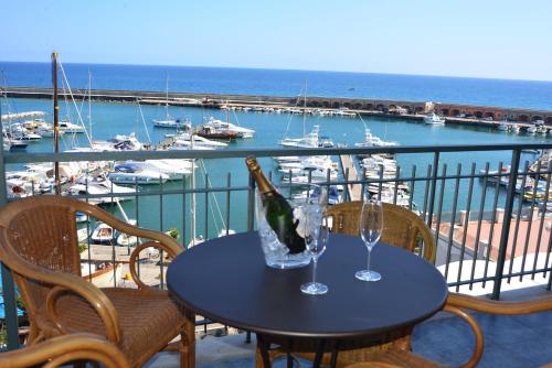 Imagen general del Hotel La Scogliera, Marina di Camerota. Foto 5