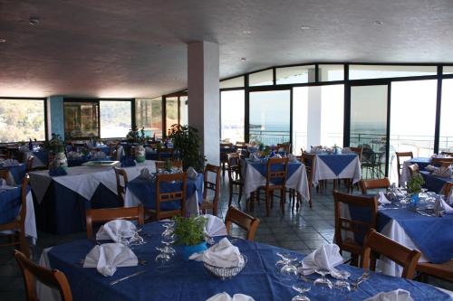 Imagen general del Hotel La Scogliera, Marina di Camerota. Foto 6