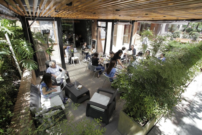 Imagen del bar/restaurante del Hotel La Sebastiana Suites. Foto 2