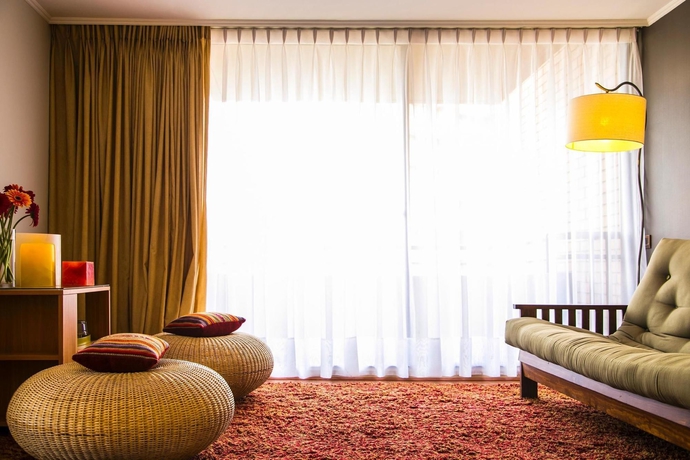 Imagen de la habitación del Hotel La Sebastiana Suites. Foto 8