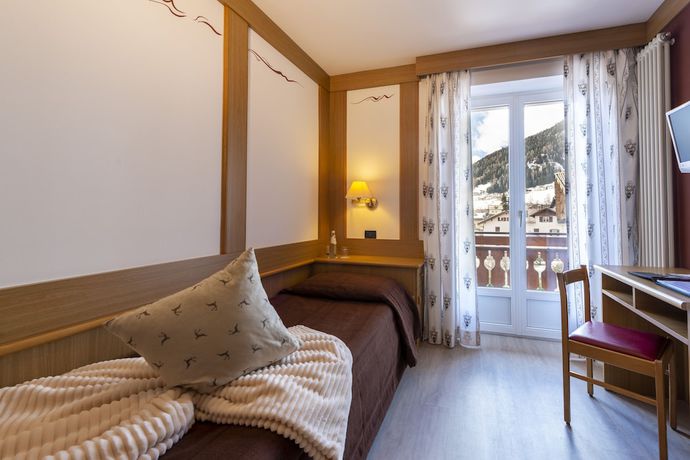 Imagen de la habitación del Hotel La Serenella. Foto 6