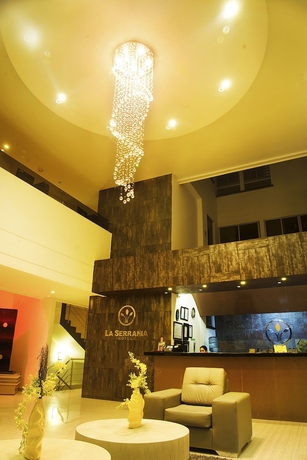 Imagen de los interiores del Hotel La Serrania. Foto 16