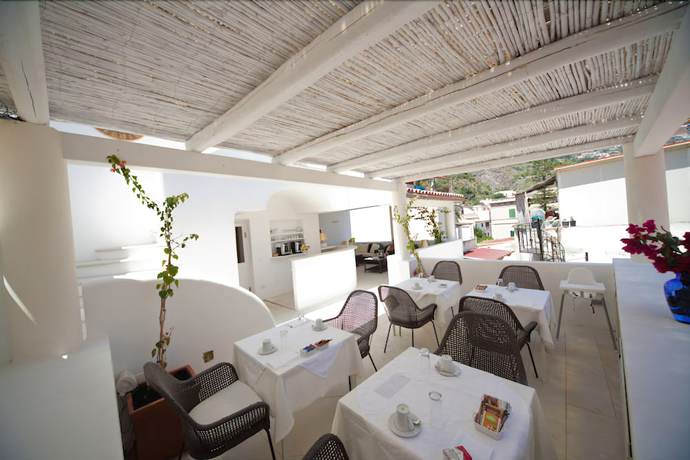 Imagen del bar/restaurante del Hotel La Settima Luna, Lipari. Foto 3