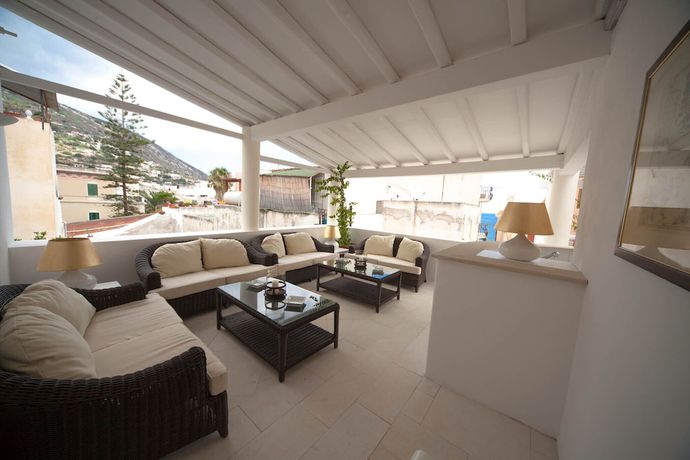 Imagen de los interiores del Hotel La Settima Luna, Lipari. Foto 17