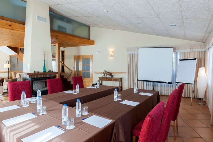 Imagen de los interiores del Hotel La Sierra By Selecta. Foto 10