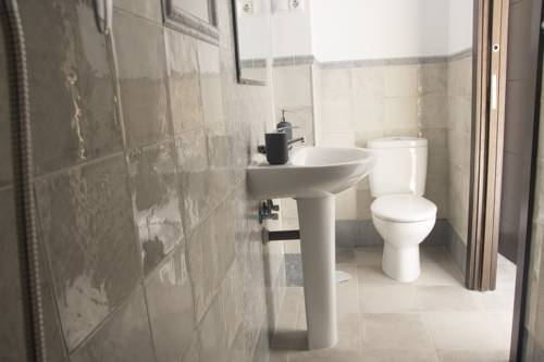 Imagen de la habitación del Hotel La Siesta De Picasso. Foto 8