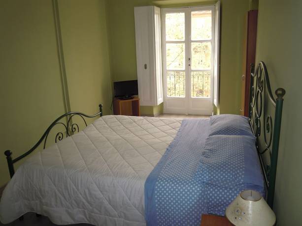 Imagen de la habitación del Hotel La Siesta, Tur&iacute;n. Foto 2