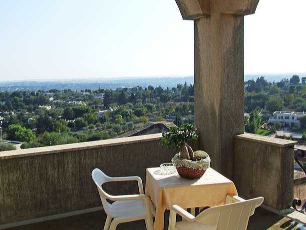 Imagen de los exteriores del Hotel La Silvana. Foto 17