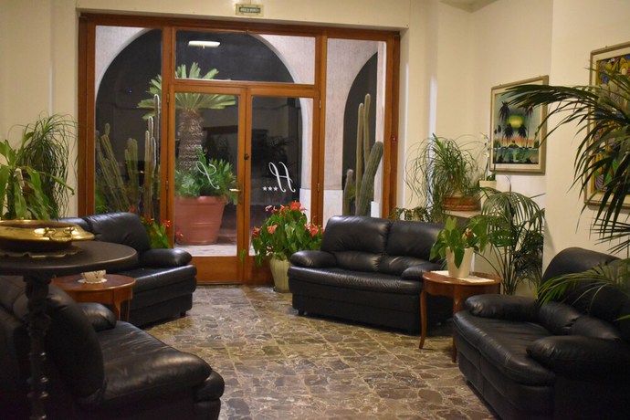 Imagen de los interiores del Hotel La Silvana. Foto 19