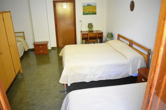 Imagen de la habitación del Hotel La Silvana. Foto 14