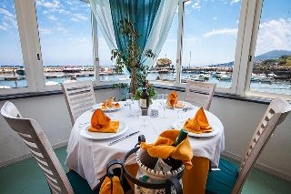 Imagen del bar/restaurante del Hotel La Sirenella. Foto 5