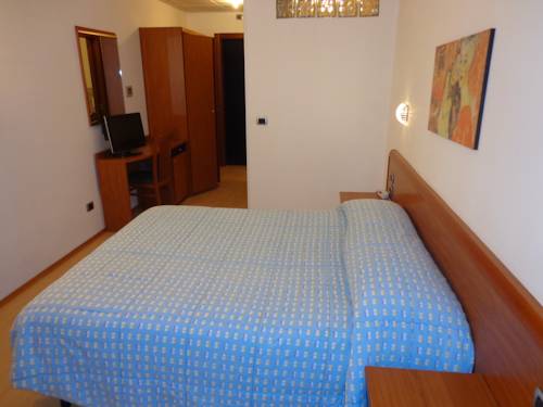 Imagen de la habitación del Hotel La Sirenetta, Tortoreto Lido. Foto 3