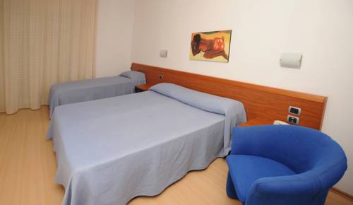 Imagen de la habitación del Hotel La Sirenetta, Tortoreto Lido. Foto 9