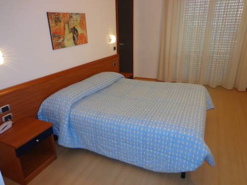 Imagen de la habitación del Hotel La Sirenetta, Tortoreto Lido. Foto 10