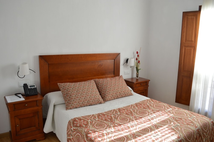 Imagen de la habitación del Hotel La Sitja. Foto 13