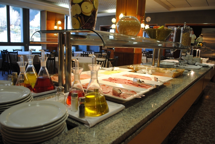 Imagen del bar/restaurante del Hotel La Solana Arinsal. Foto 3