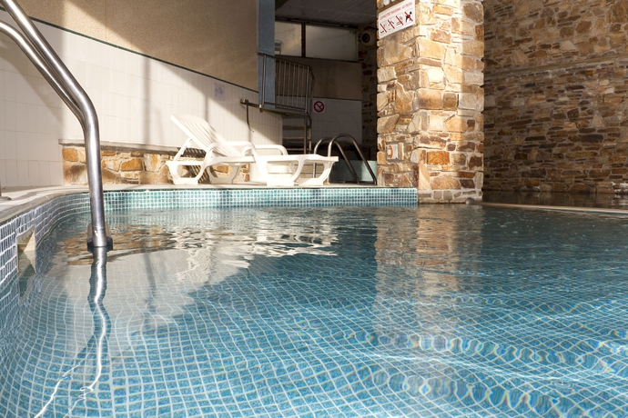 Imagen de la piscina del Hotel La Solana Arinsal. Foto 16