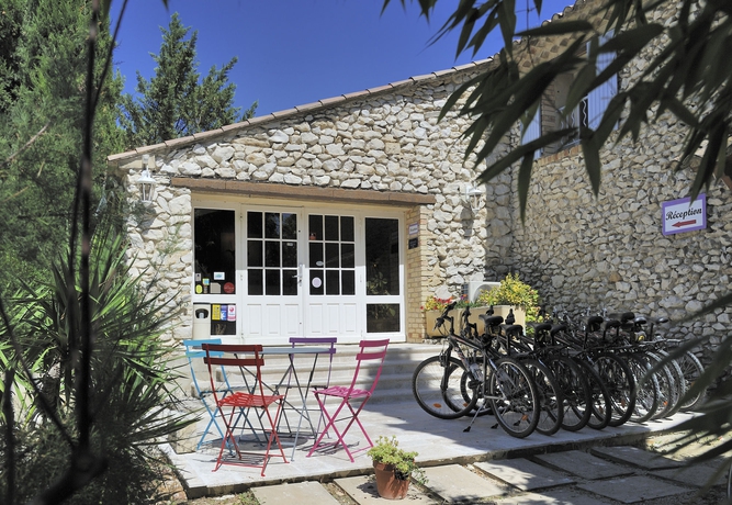 Imagen de los exteriores del Hotel La Sommellerie. Foto 10