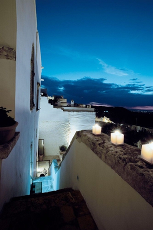 Imagen de los exteriores del Hotel La Sommit&agrave; Relais and Chateaux. Foto 8