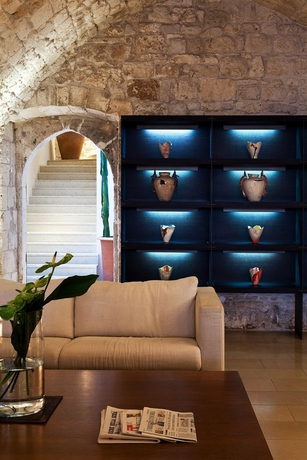 Imagen de los interiores del Hotel La Sommit&agrave; Relais and Chateaux. Foto 11