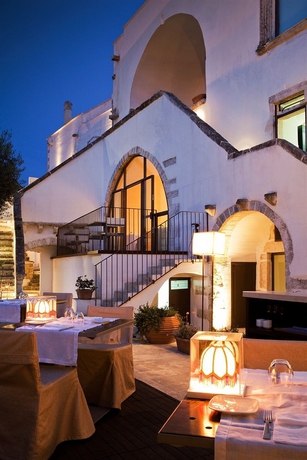 Imagen del bar/restaurante del Hotel La Sommit&agrave; Relais and Chateaux. Foto 3