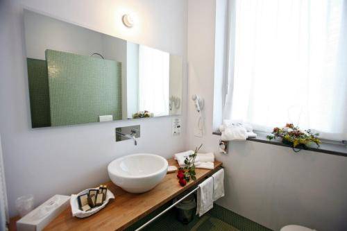 Imagen de la habitación del Hotel La Sosta, Cisano Bergamasco. Foto 9
