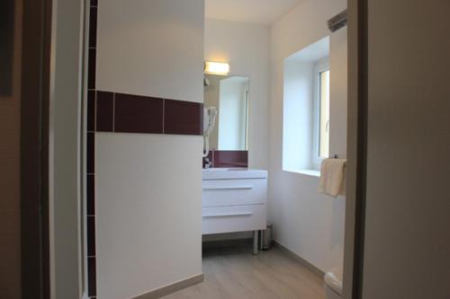 Imagen de la habitación del Hotel La Source, Porcieu-Amblagnieu. Foto 6
