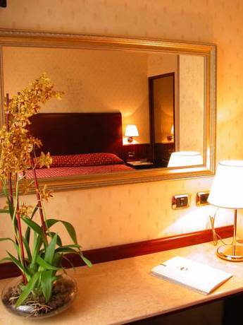 Imagen de la habitación del Hotel La Spia D'italia. Foto 11