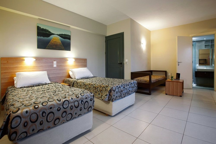 Imagen de la habitación del Hotel La Stella Suites. Foto 10