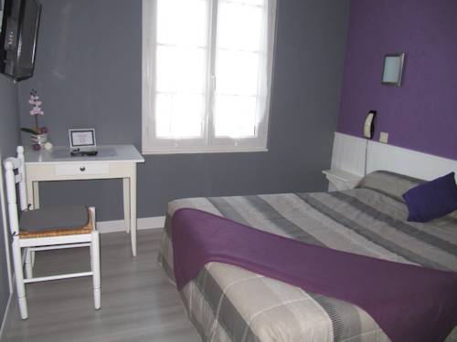 Imagen de la habitación del Hotel La Sterne. Foto 13