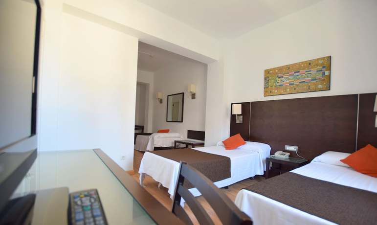 Imagen de la habitación del Hotel La Suite, Santa Cruz de Tenerife. Foto 6