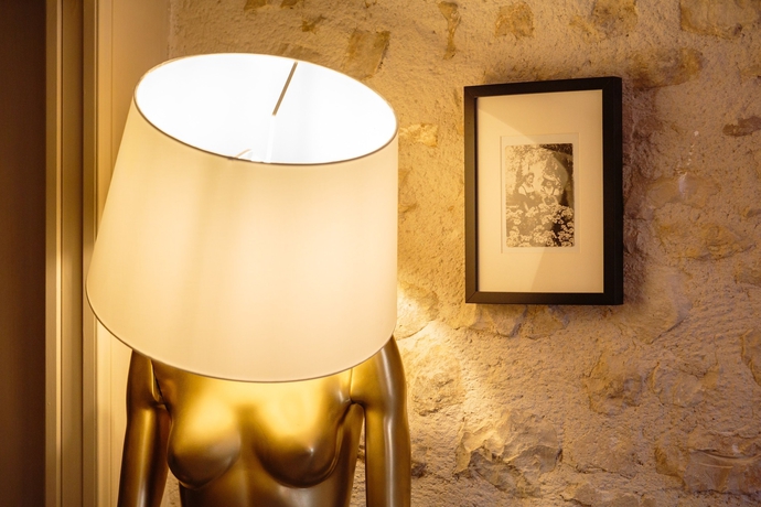 Imagen de la habitación del Hotel La Suite, Villeneuve Les Avignon. Foto 2