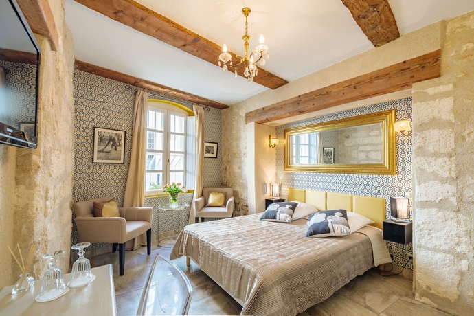 Imagen de la habitación del Hotel La Suite, Villeneuve Les Avignon. Foto 3