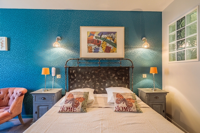Imagen de la habitación del Hotel La Suite, Villeneuve Les Avignon. Foto 5