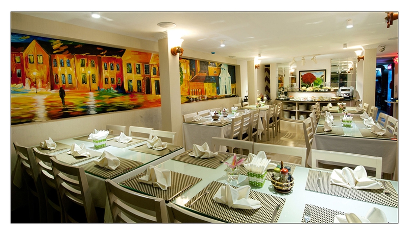 Imagen del bar/restaurante del Hotel La Suite and Spa. Foto 1