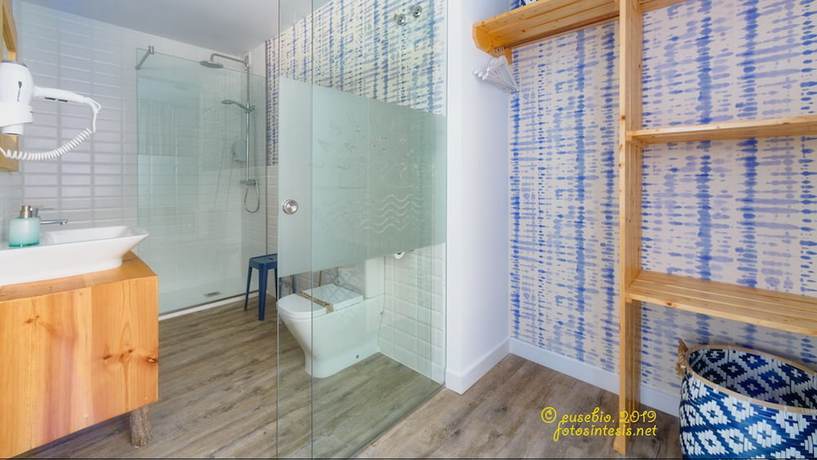 Imagen de la habitación del Hotel La Surferia. Foto 8