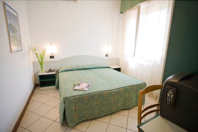 Imagen de la habitación del Hotel La Tavernetta, Marina Romea. Foto 12