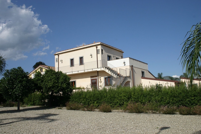 Imagen de los exteriores del Hotel La Terra Dei Sogni Country. Foto 7