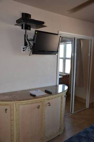 Imagen de la habitación del Hotel La Terrace Oceanfront. Foto 4