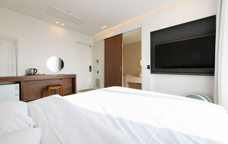 Imagen de la habitación del Hotel La Terrace Resort. Foto 22