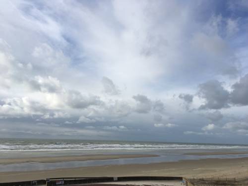 Imagen de la habitación del Hotel La Terrasse, Fort Mahon Plage. Foto 7