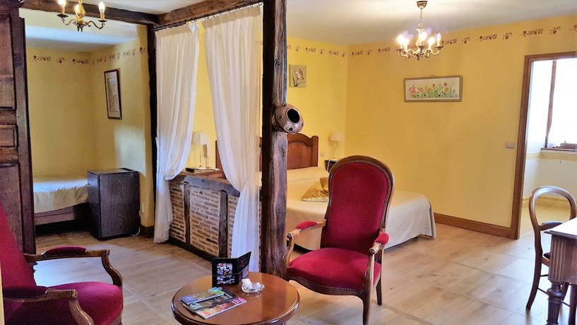 Imagen de la habitación del Hotel La Terrasse, Meyronne. Foto 4