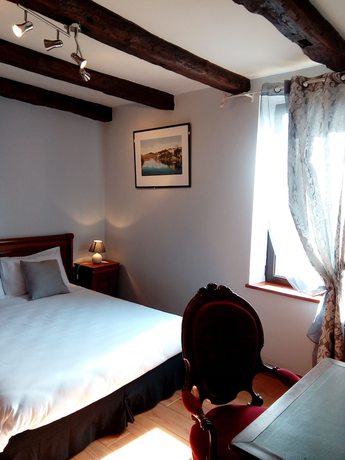 Imagen de la habitación del Hotel La Terrasse, Meyronne. Foto 7