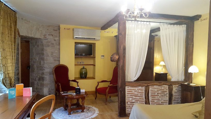 Imagen de la habitación del Hotel La Terrasse, Meyronne. Foto 9