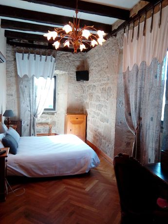 Imagen de la habitación del Hotel La Terrasse, Meyronne. Foto 14