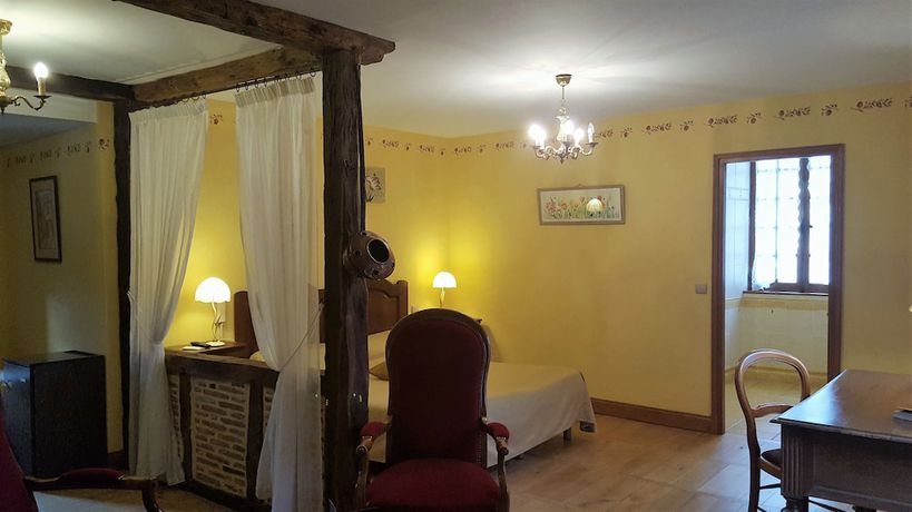 Imagen de la habitación del Hotel La Terrasse, Meyronne. Foto 16