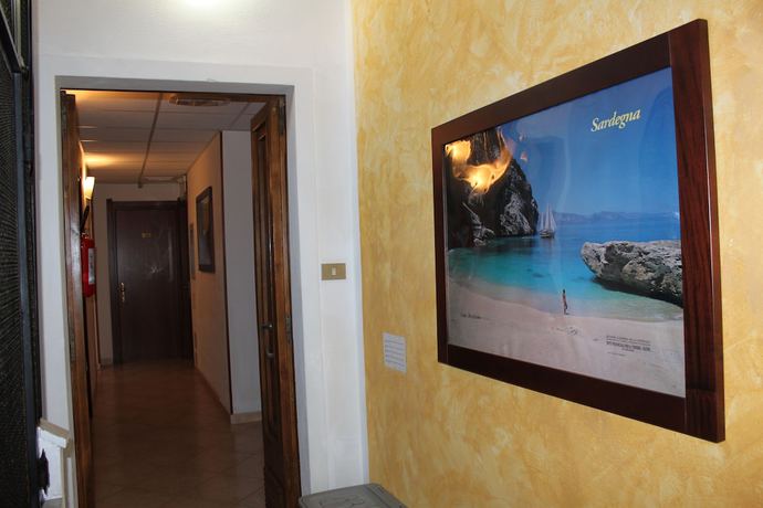 Imagen de los interiores del Hotel La Terrazza, CAGLIARI. Foto 14