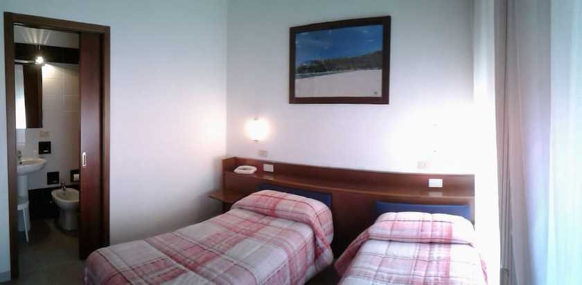 Imagen de la habitación del Hotel La Terrazza, CAGLIARI. Foto 12