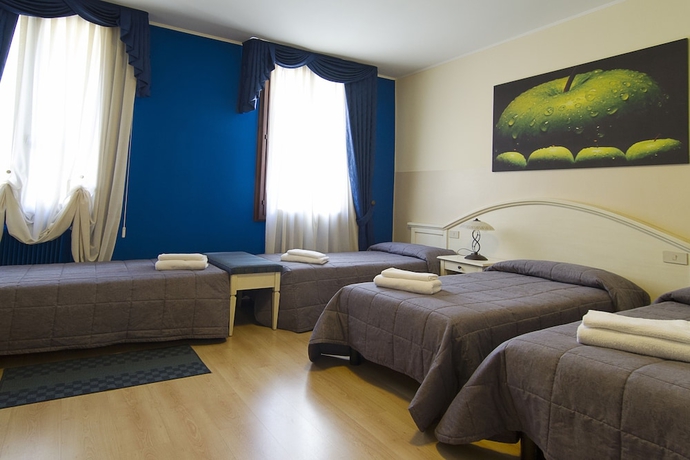 Imagen de la habitación del Hotel La Terrazza, Vicenza. Foto 7