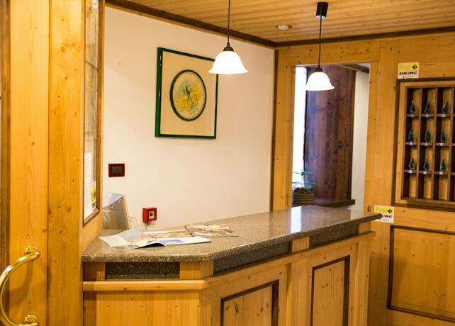 Imagen general del Hotel La Terrazza sul Lago. Foto 10